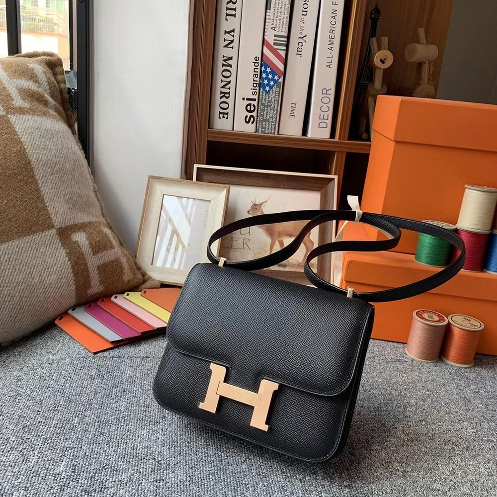 Hermes Constance 18