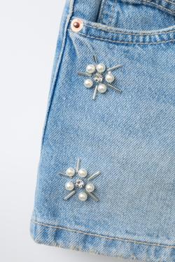 ZARA ДЖИНСОВЫЕ ШОРТЫ С ЖЕМЧУГОМ, СИНИЙ
