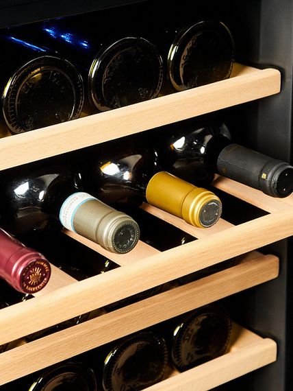 Винный холодильник Vinosafe VSF28AM