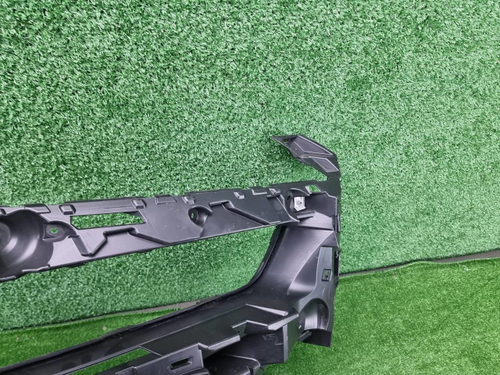 Кронштейн бампера правый BMW 7er G70 22-нв M-paket