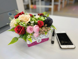 Букет “Фуксия с ягодами”