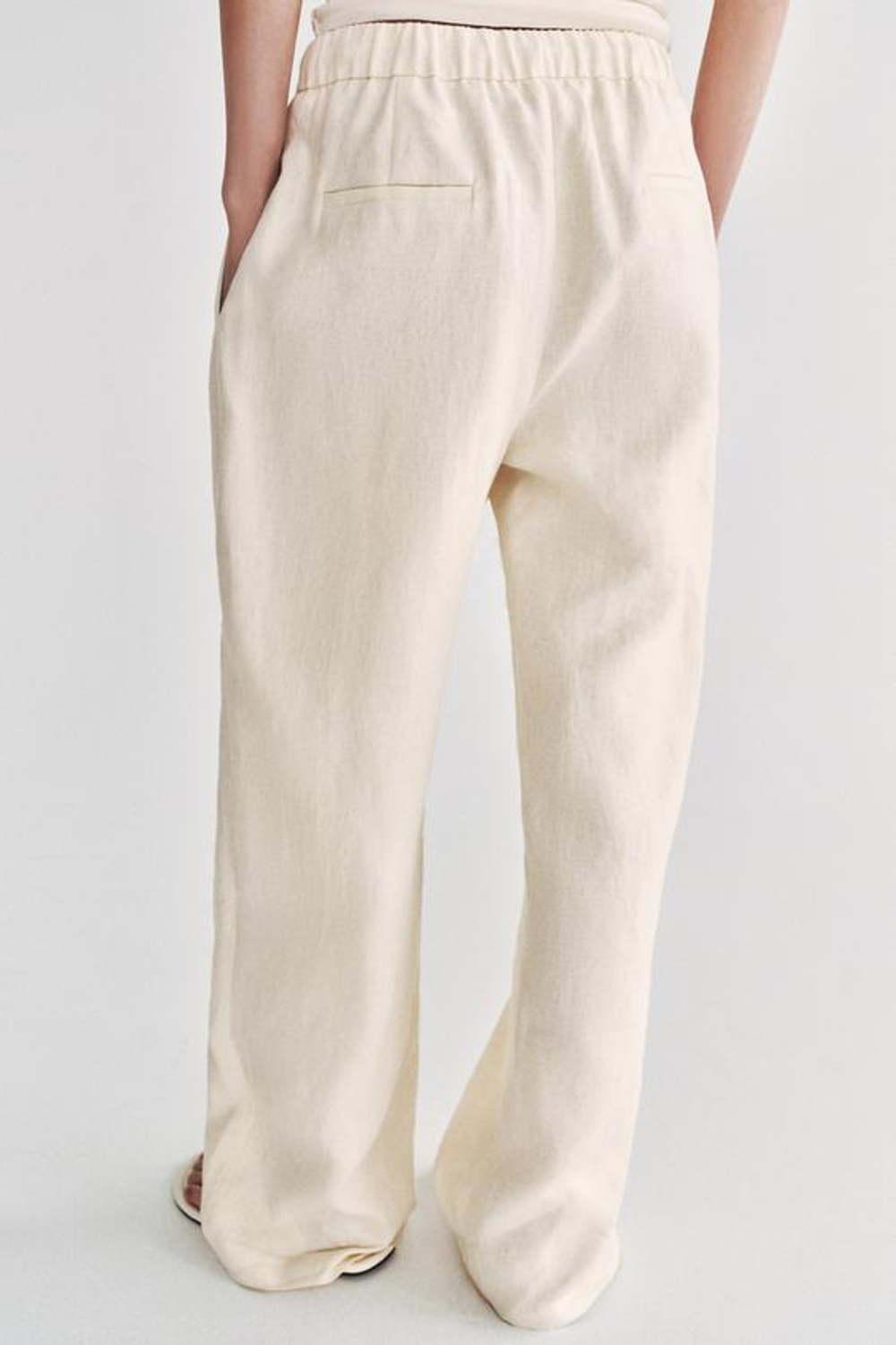 ZARA БРЮКИ СО СКЛАДКАМИ ИЗ 100% ЛЬНА — ZW COLLECTION, ЭКРЮ