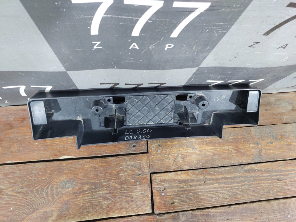 Площадка гос. номера Toyota Land Cruiser 200 15-21 Б/У Оригинал PZ32160711