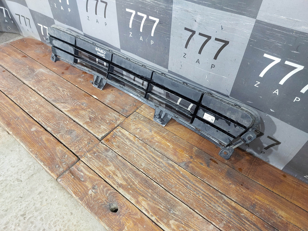 Решетка переднего бампера Kia Seltos 19-нв Б/У Оригинал 86531Q5000