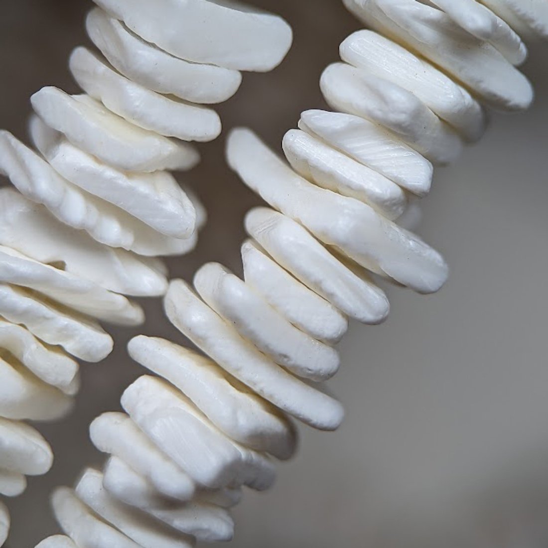 Бусины в форме квадратов, ракушечник, оттенок "Белый", 6-12мм