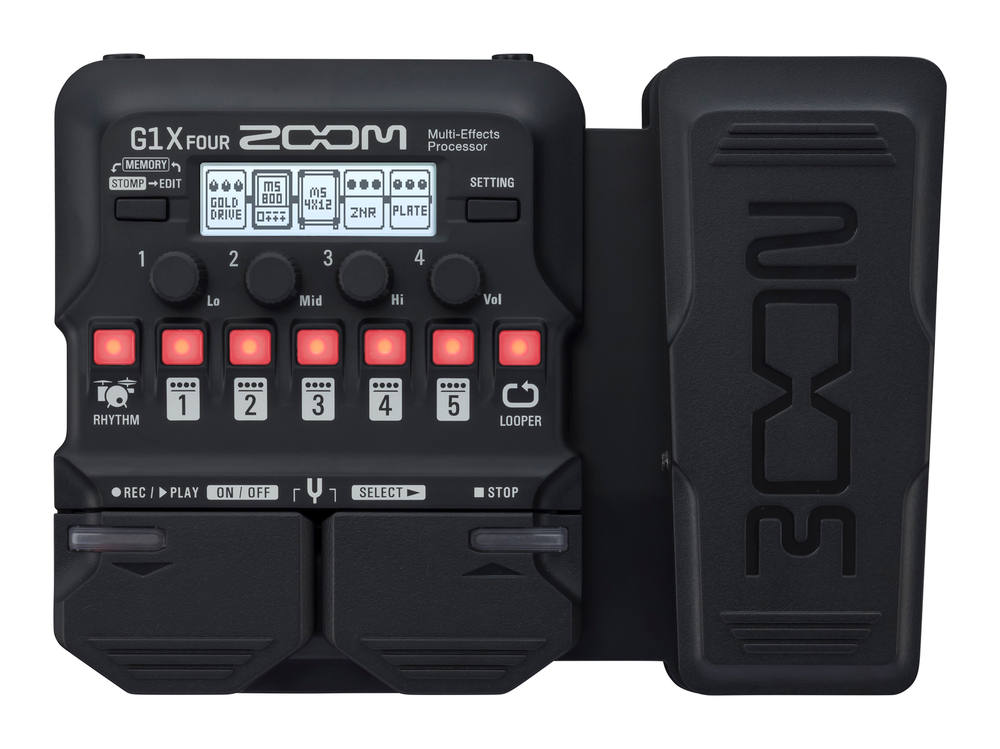 Zoom G1X FOUR гитарный процессор мультиэффектов с педалью экспрессии, работает с Guitar Lab. Габариты: 156 мм (д) × 216 мм (ш) × 52 мм (в). Вес: 0,61 кг.