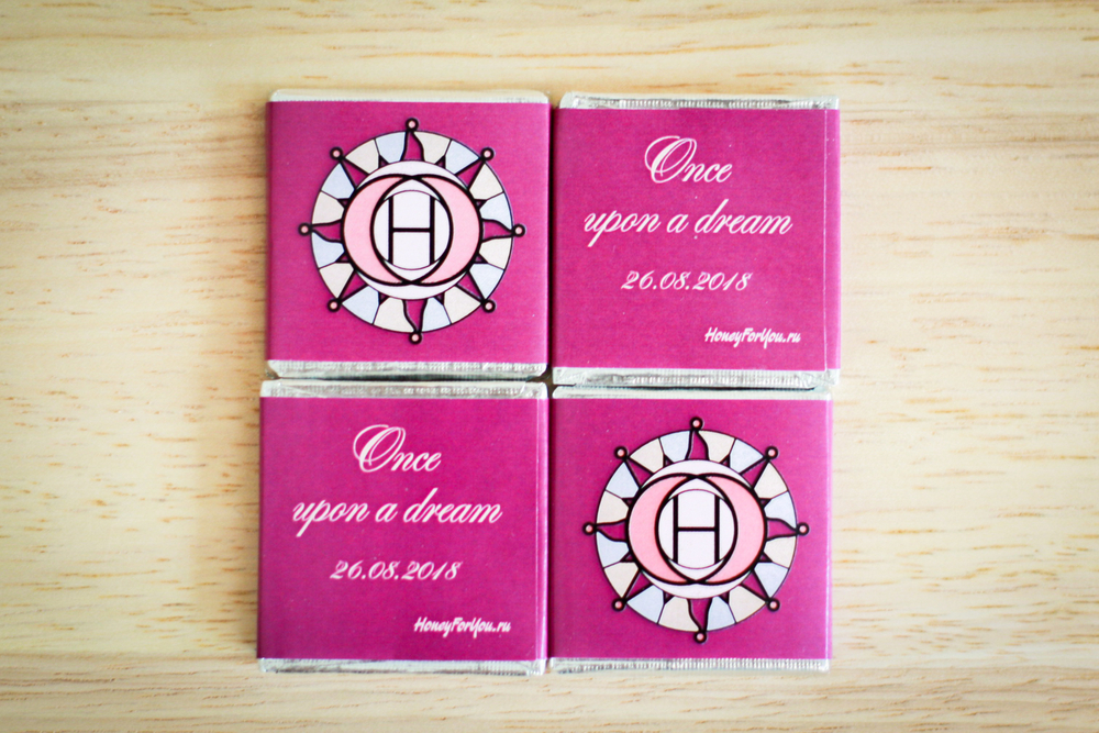 Шоколадная бонбоньерка, размер 3,5х3,5 см