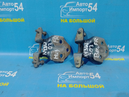 Петля двери передней правой MITSUBISHI CHARIOT 1991-1997