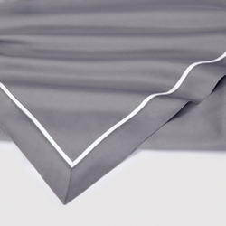 Постельное белье cемейное Сlaire&Caroll George темно-серое с белым кантом