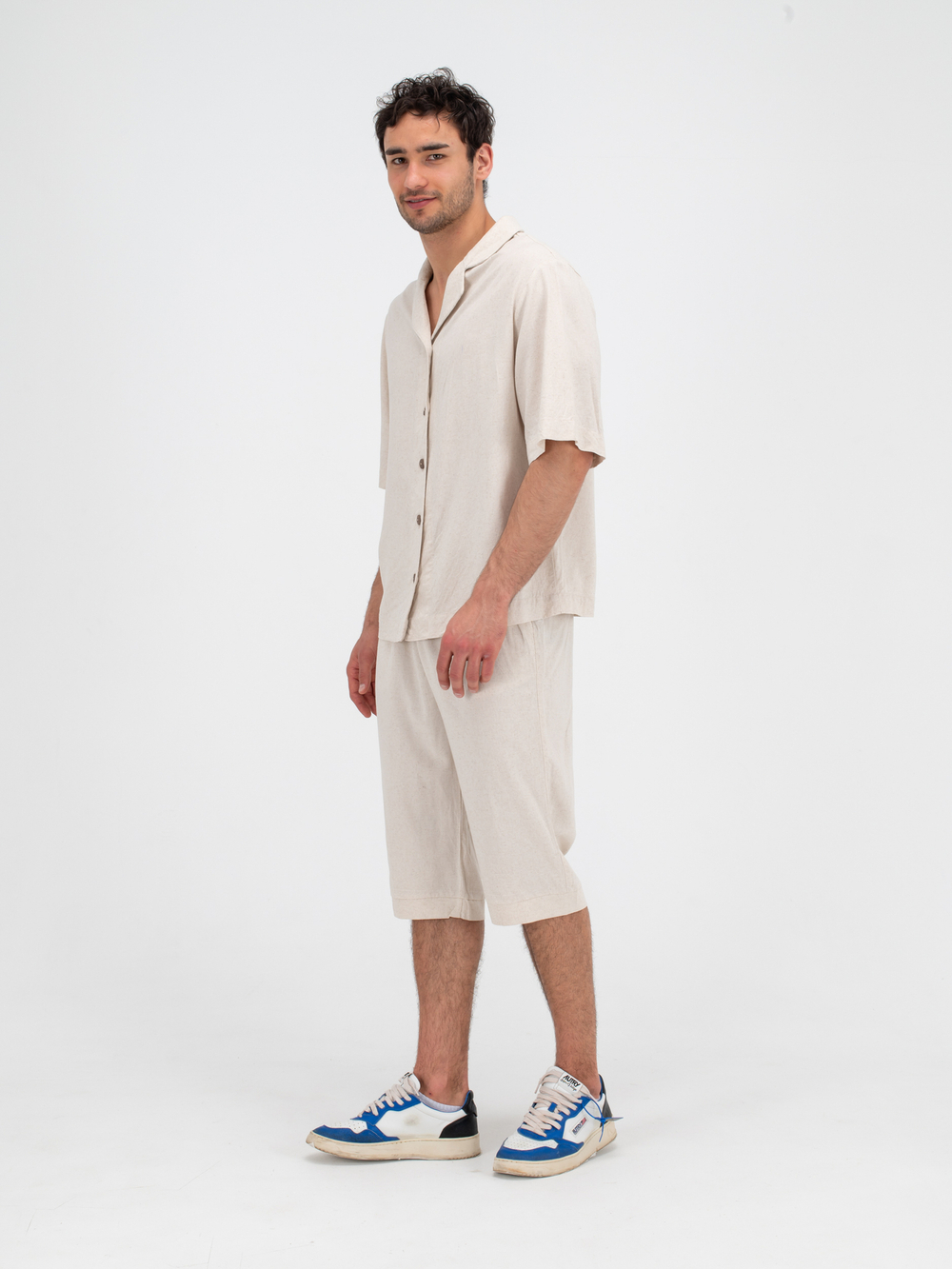 Костюм льняной с шортами. Песочный