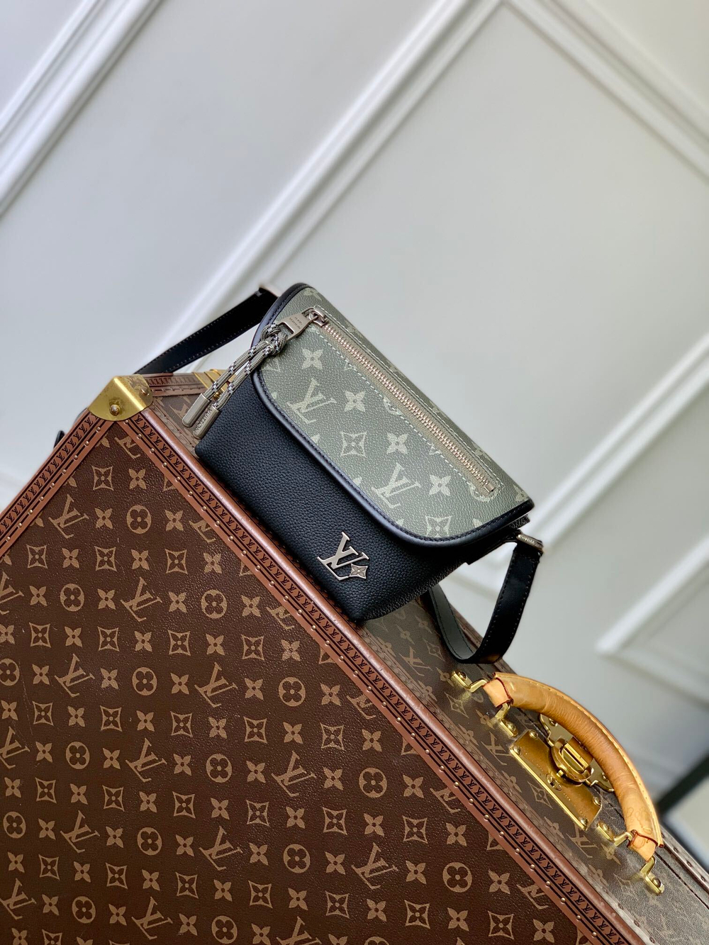Louis Vuitton Pulse Wearable Wallet