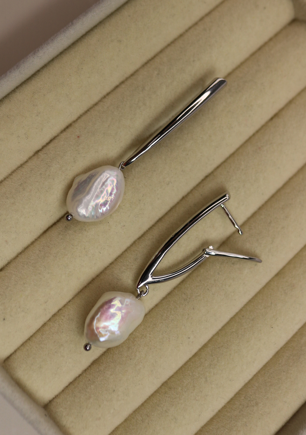 Серьги с натуральным барочным жемчугом "Жемчужный штрих"