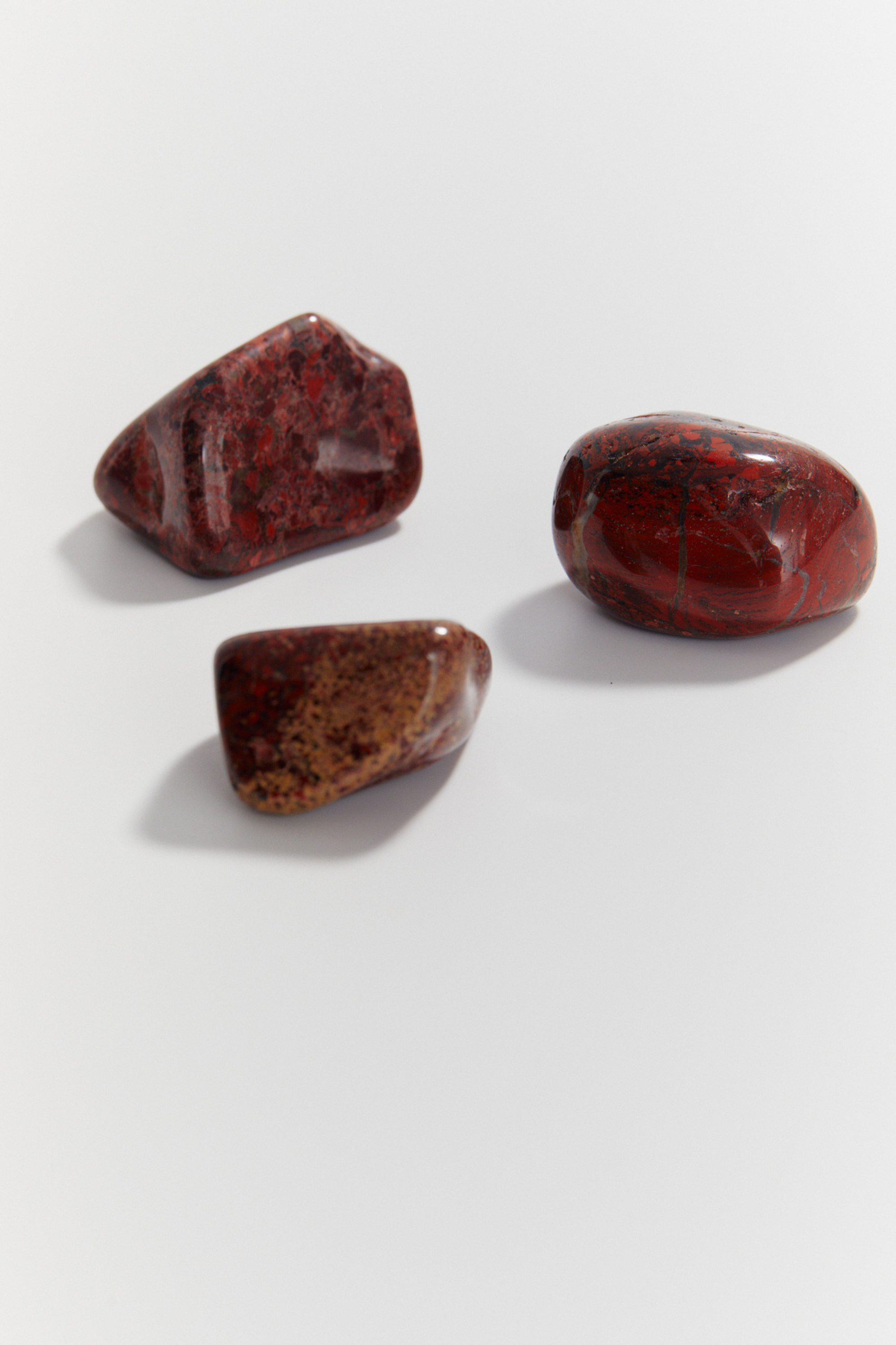 Красная яшма галтовка