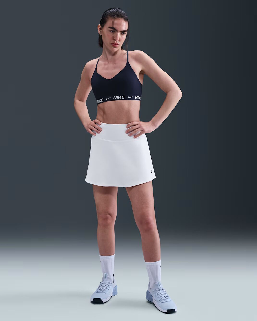Nike Indy с легкой поддержкой Женский спортивный бюстгальтер с вставками и регулируемыми бретелями - NIKE