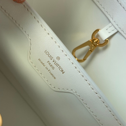 Louis Vuitton Capucines MM