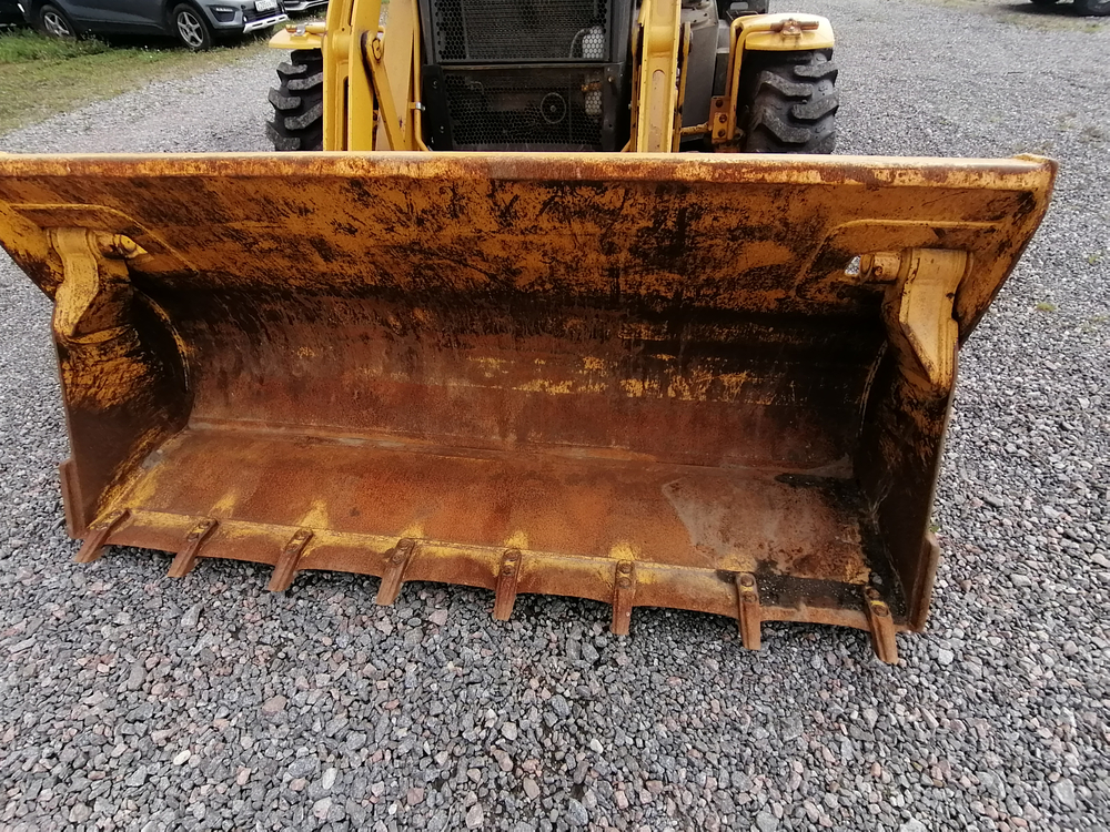 SDLG B877 Экскаватор-погрузчик B877F (Дизельный, 4,8 л, 95 л.с., АТ)