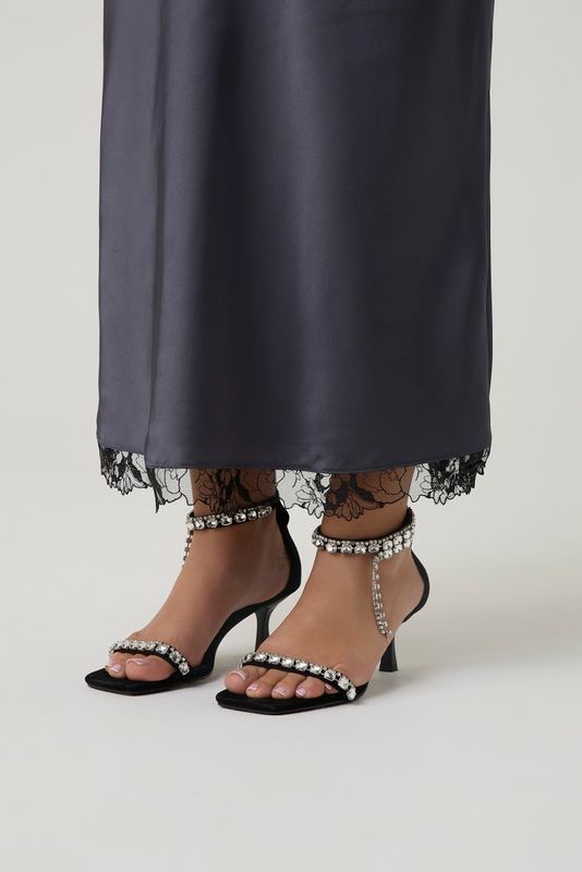 Босоножки из замши с декором из страз, черный