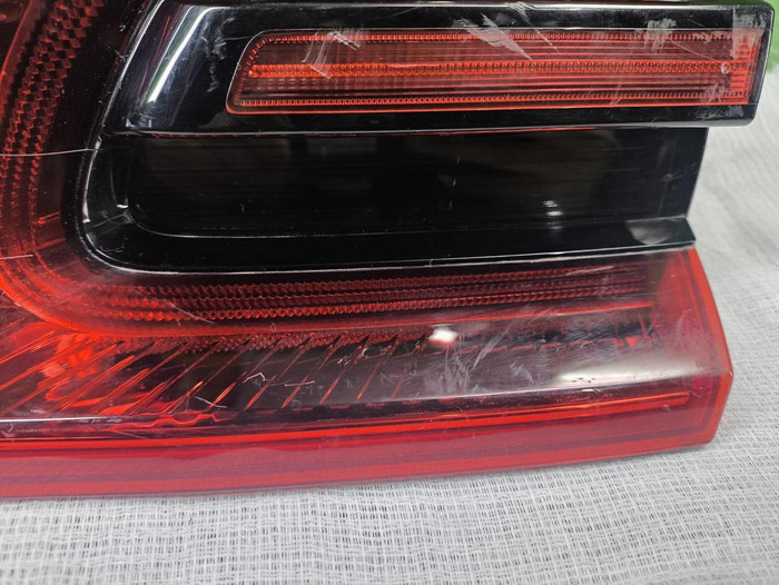 Фонарь правый внутренний Porsche Macan 95b (14-18)