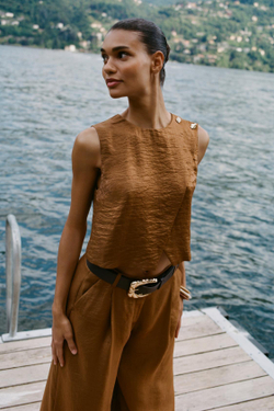 ZARA АТЛАСНЫЙ ТОП НА ЗАПÁХ, КАРАМЕЛЬНЫЙ