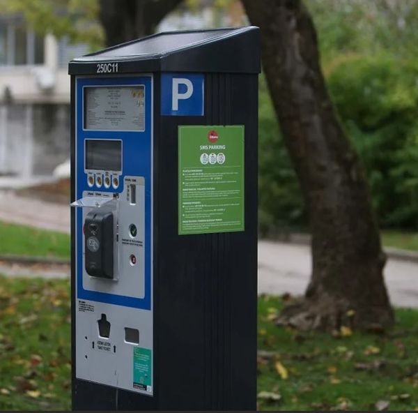 Из-за санкций в нескольких городах России перестали работать паркоматы. Оказалось, что они и не нужны