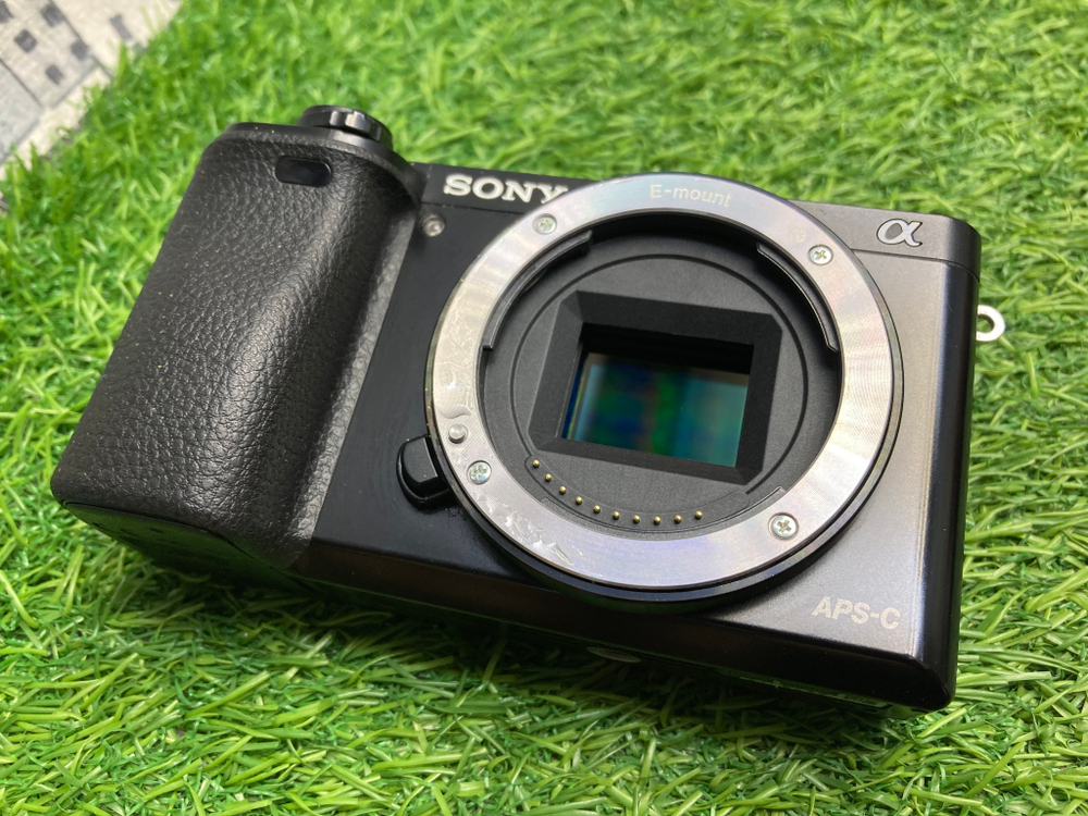 Sony A6000 kit 16-50mm 3.5-5.6 OSS 15.200 кадров
