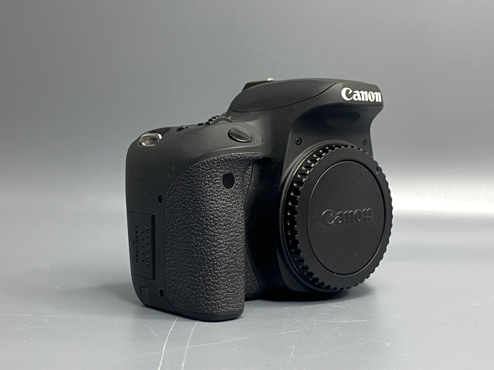 Canon EOS 77D 53500 кадров