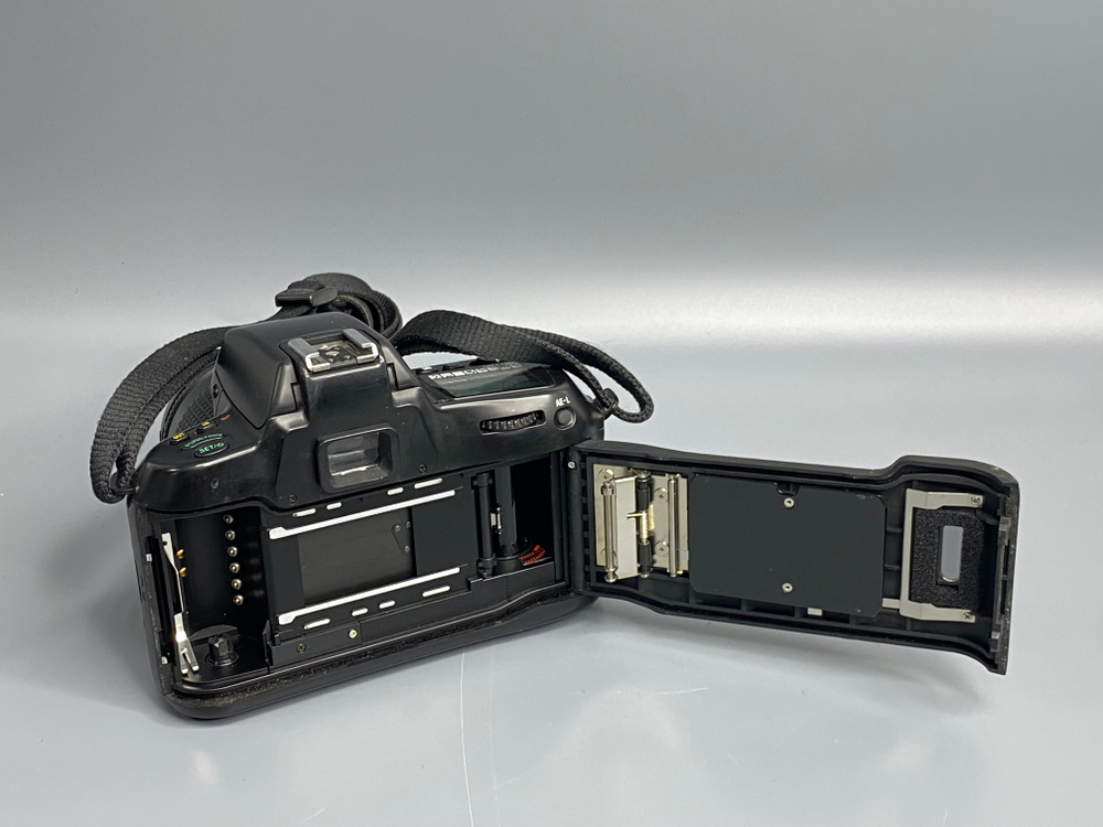 Nikon F70 kit AF Nikkor 28-80mm 3.5-5.6D