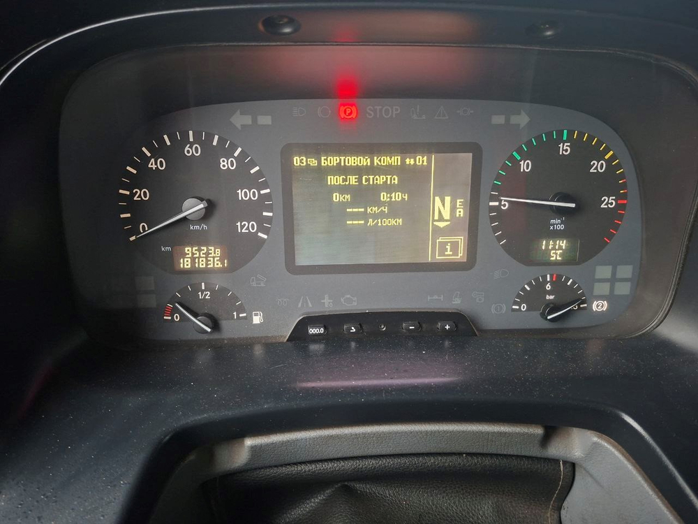 Mercedes-Benz ACTROS 4x2 Седельный тягач 1844 LS (Дизельный, 11,9 л, 435 л.с., АТ)