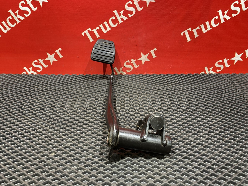 Педаль тормоза