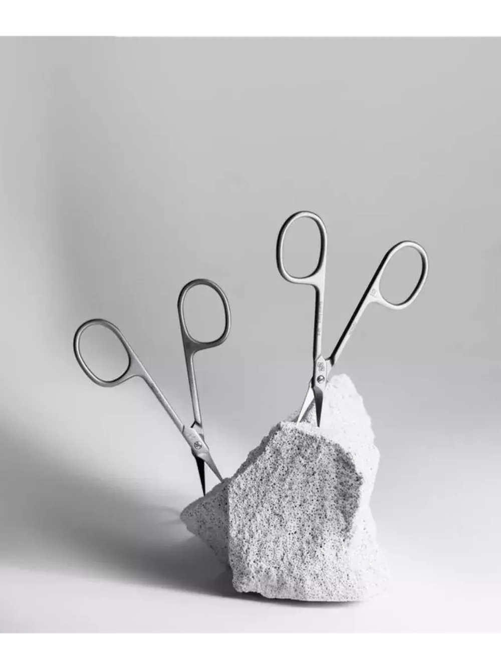 Ножницы для маникюра AKZENTZ MASTER Luxio серебристый