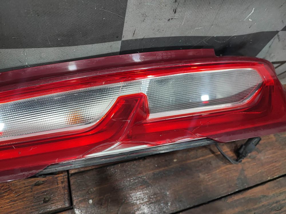 Фонарь задний правый Chevrolet Camaro 6 15-18 Б/У Оригинал 84136773