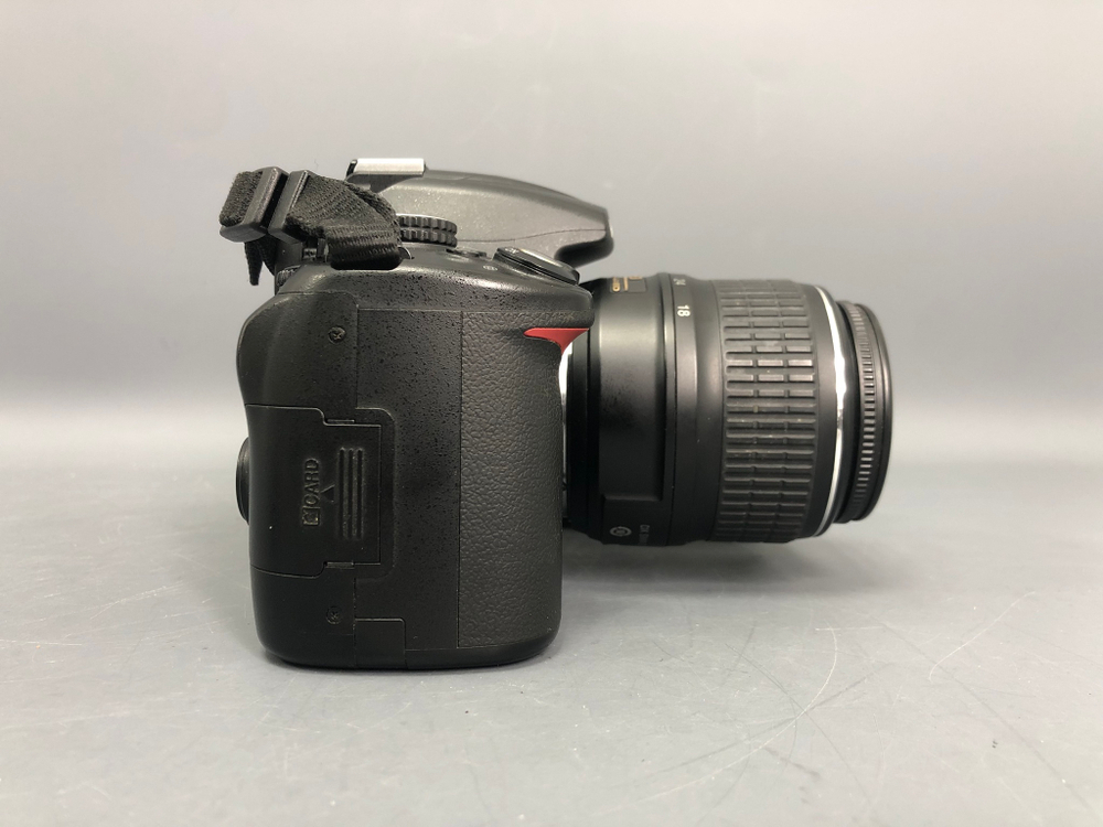 Nikon D5000 + 18-55mm (5.500 кадров)