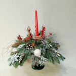 Новогодняя настольная композиция из Датской ели-Нобилис, Илекса, Аспарагуса, с декором и свечей