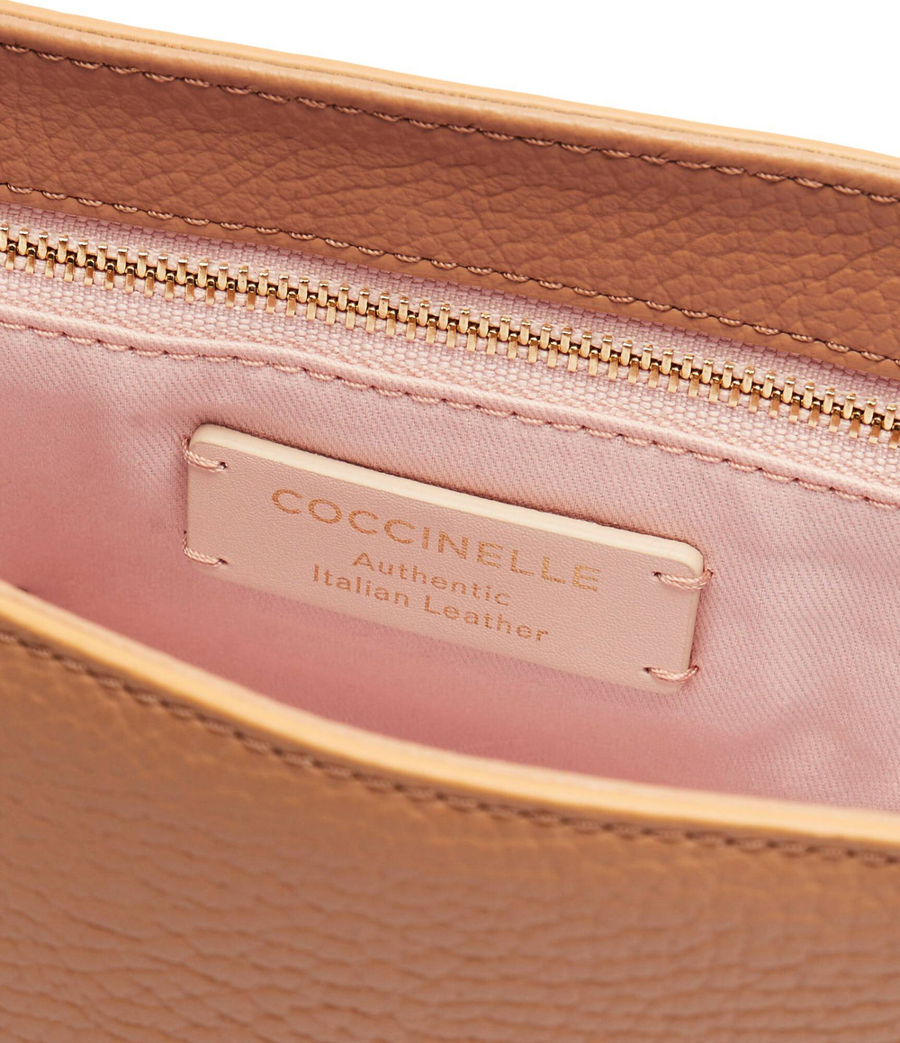 Кожаная сумка через плечо Coccinelle - бежевый(E1 PQR 18 03 01)