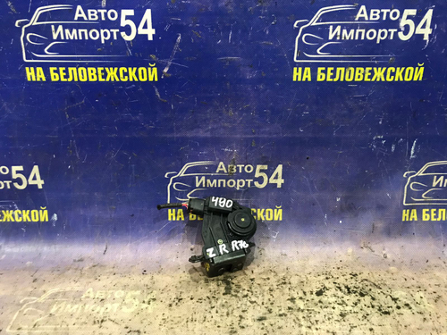 Замок багажника TOYOTA VOXY 2012