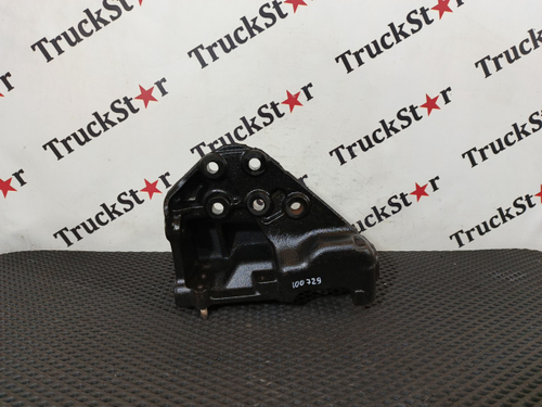 Кронштейн бампера правый