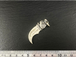 Подвеска. Медвежий коготь