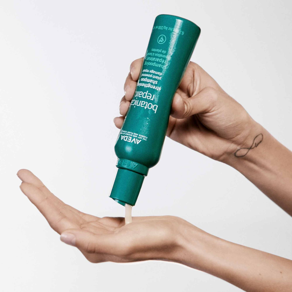Aveda Botanical Repair Strengthening Shampoo - укрепляющий шампунь для поврежденных волос /   50  ml  / GTIN 018084019474