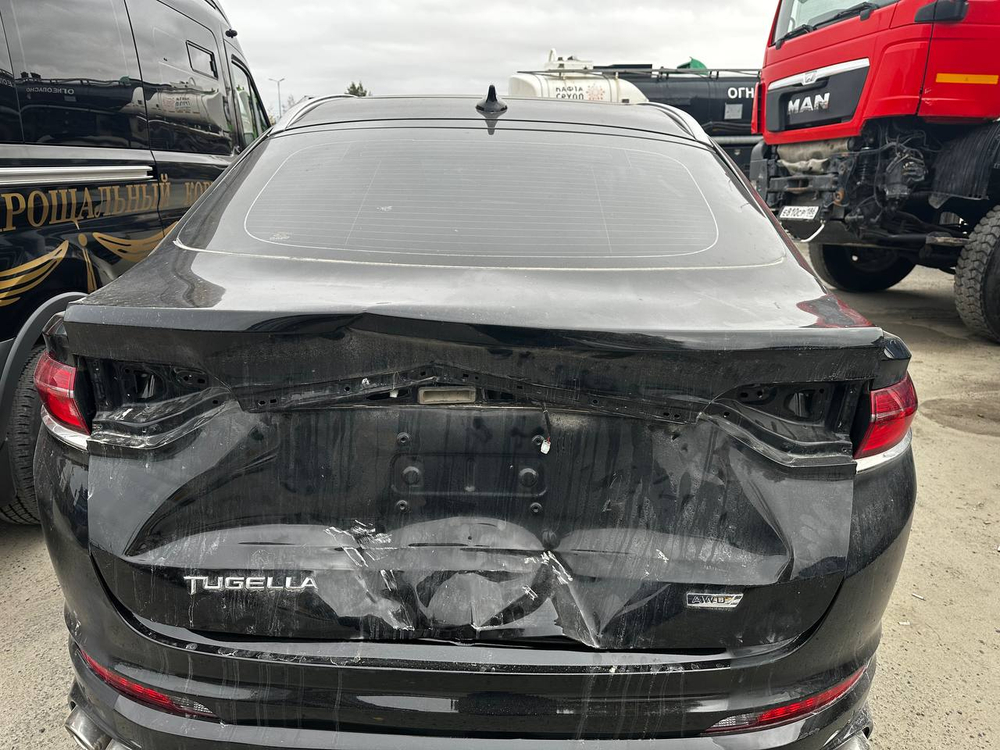 Geely Tugella Flagship 2.0T (238 hp) 8AT 4WD