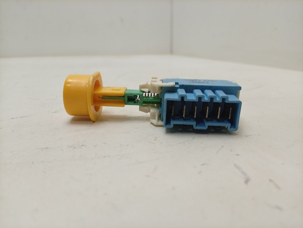 FCS800C кт34 Сетевая кнопка для стиральной машины Zanussi 1249271311 б/у