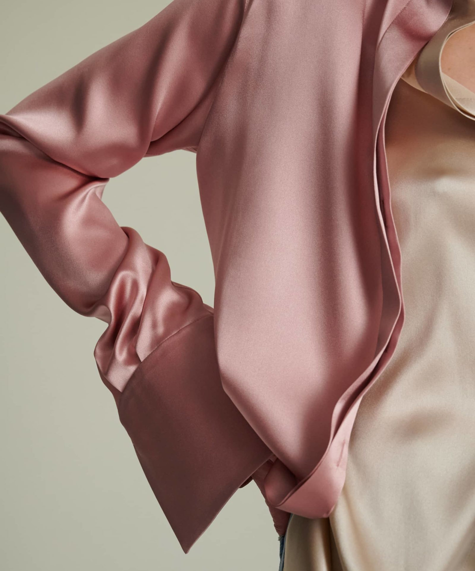 Блуза на пуговицах