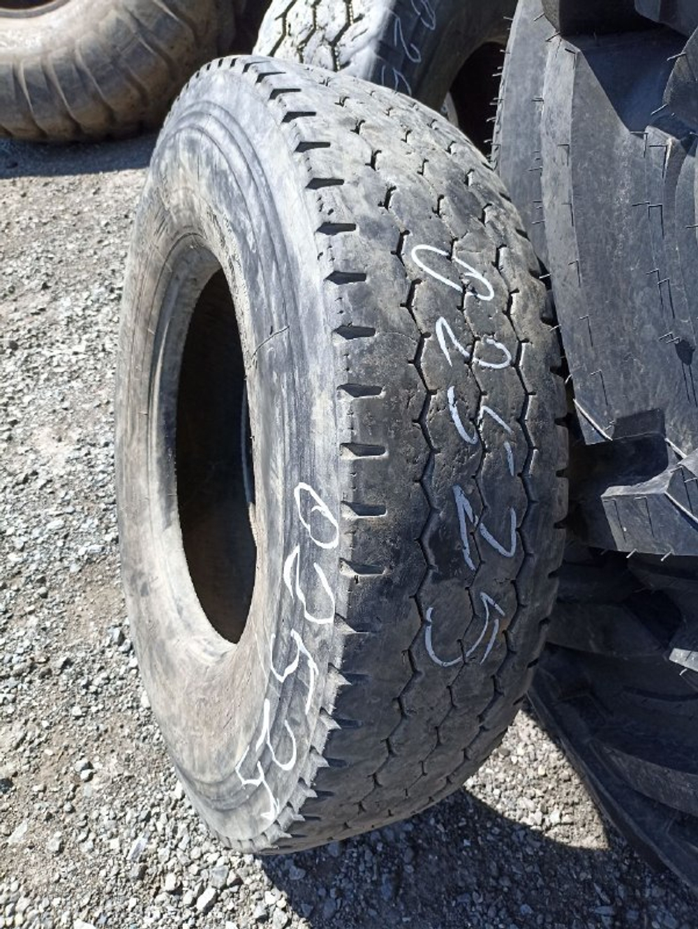 315/80R22.5 Bridgestone M840 шина б/у