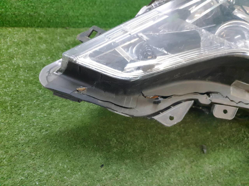 Битая Фара левая Toyota Land Cruiser Prado 150 (2013-2017) LED