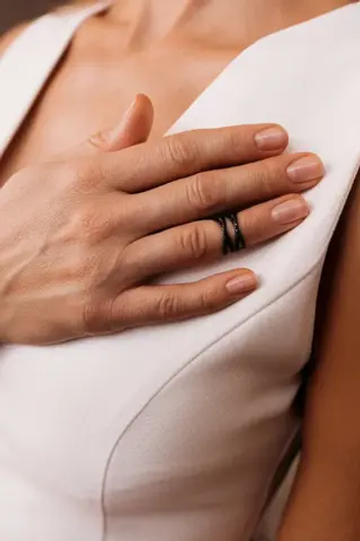 Кольцо фаланговое "Крест-накрест" с черными фианитами