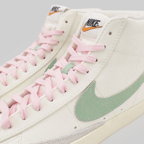 Кроссовки Nike Blazer Mid '77 PRM артикул:DO9787-100 - купить в магазине Дайс