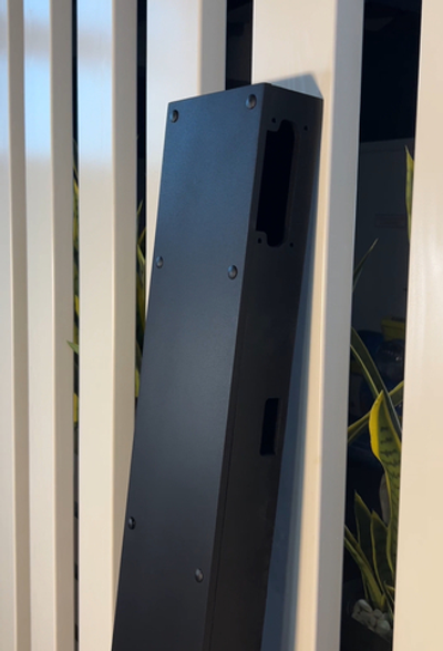 Борт усиленный с кабель каналом (1 пм.), вертикальные и горизонтальные, материалы: ковролин + фанера