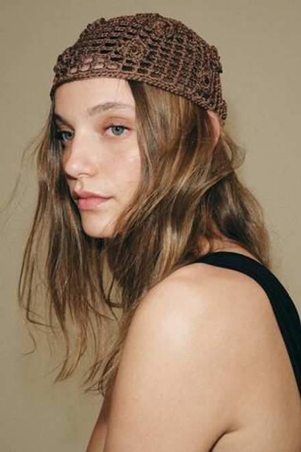 ZARA ШАПОЧКА КРОШЕ С ЦВЕТАМИ И БУСИНАМИ, ТЕМНЫЙ РЫЖЕВАТО-КОРИЧНЕВЫЙ