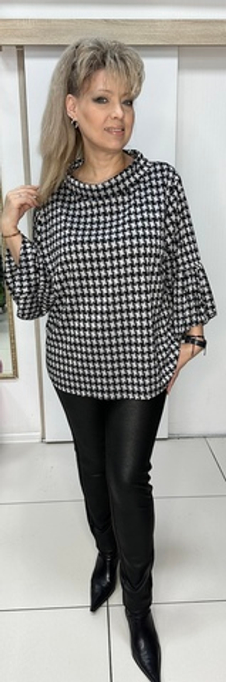 Блузон в "гусиную лапку" с хомутом и красивыми рукавами