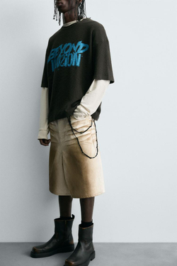 ZARA ФУТБОЛКА ИЗ ТРИКОТАЖА С КОНТРАСТНЫМ ПРИНТОМ, ТЕМНО-КОРИЧНЕВЫЙ