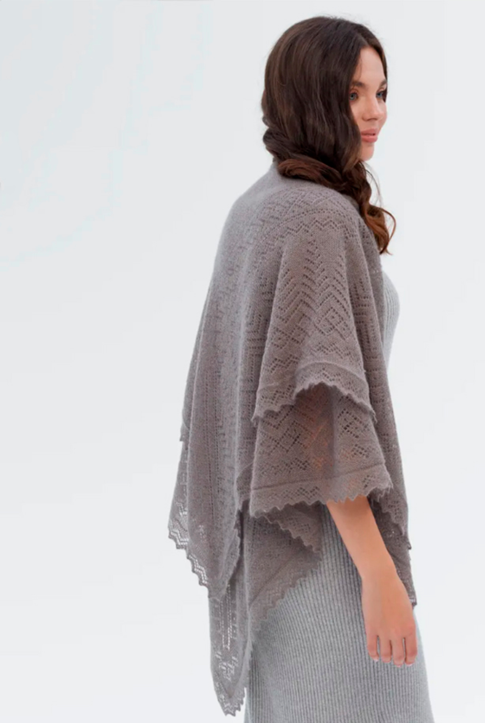 Оренбургский пуховый платок П2-125-03 серый